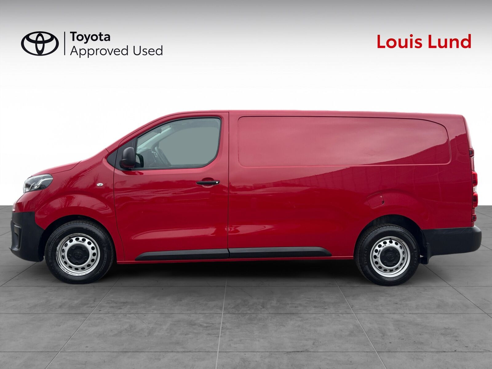 Rød Toyota ProAce fra 2023
