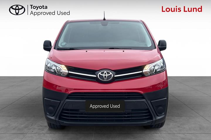 Rød Toyota ProAce fra 2023
