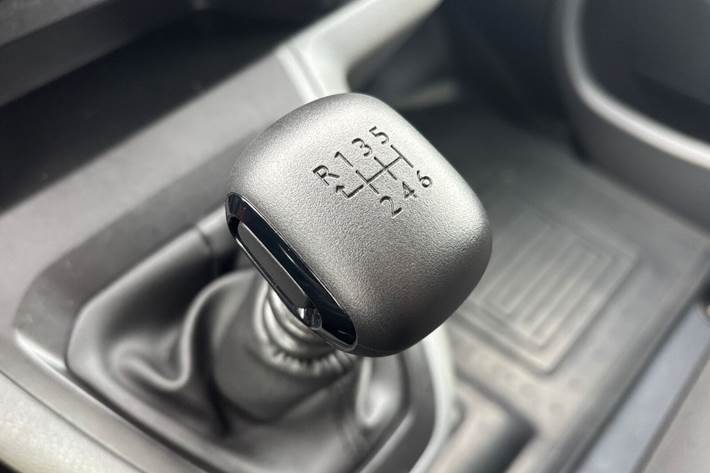 Rød Toyota ProAce fra 2023