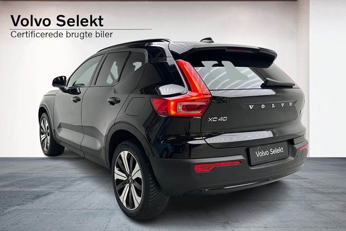 Sort Volvo XC40 fra 2022