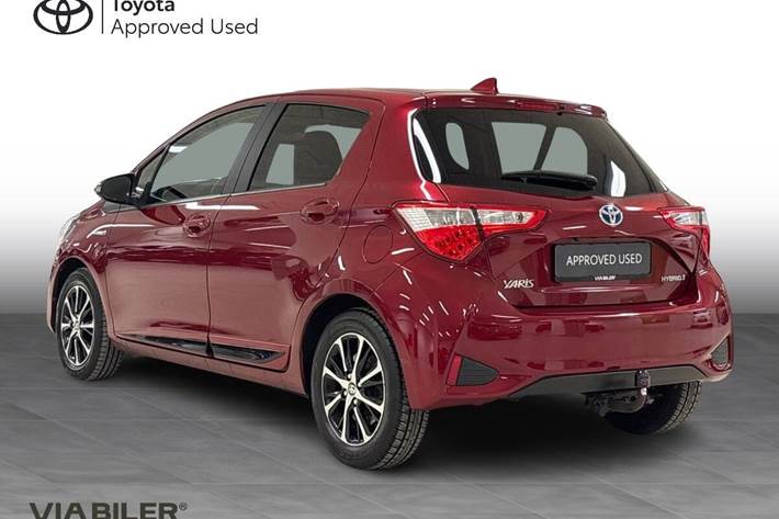 Rød Toyota Yaris fra 2020