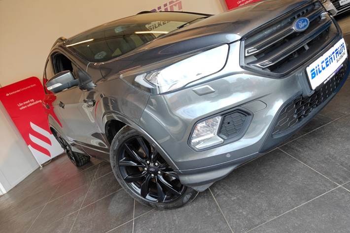 Grå Ford Kuga fra 2018