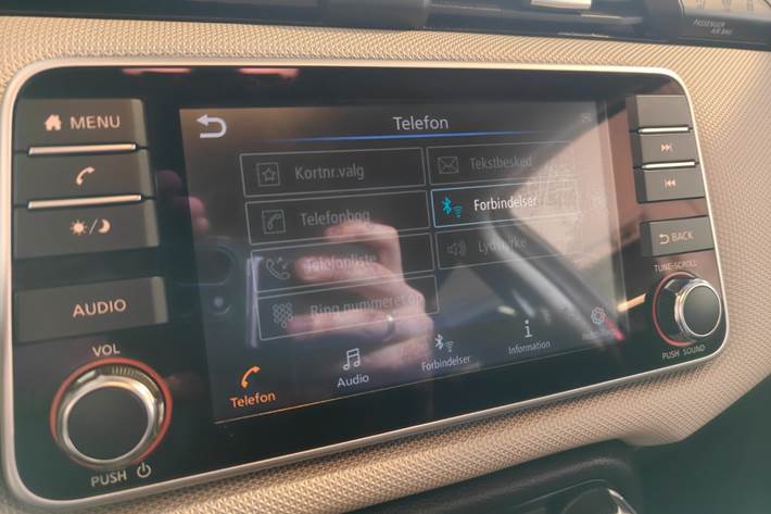 Rød Nissan Micra fra 2020