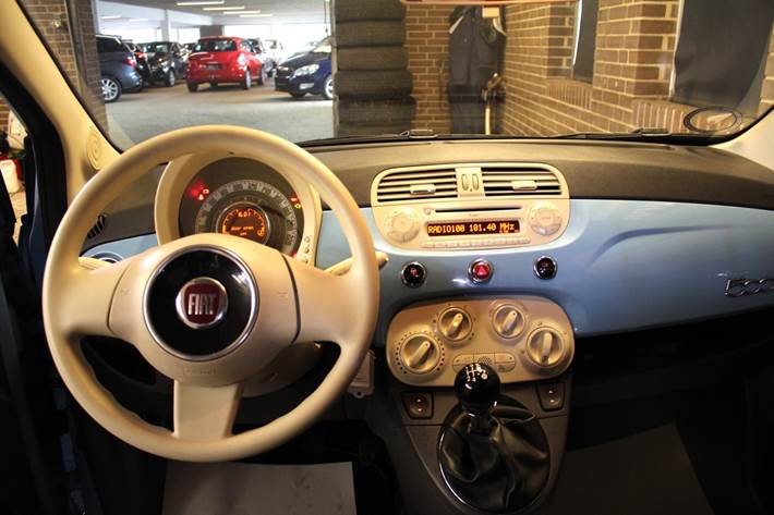 Blå Fiat 500 fra 2015