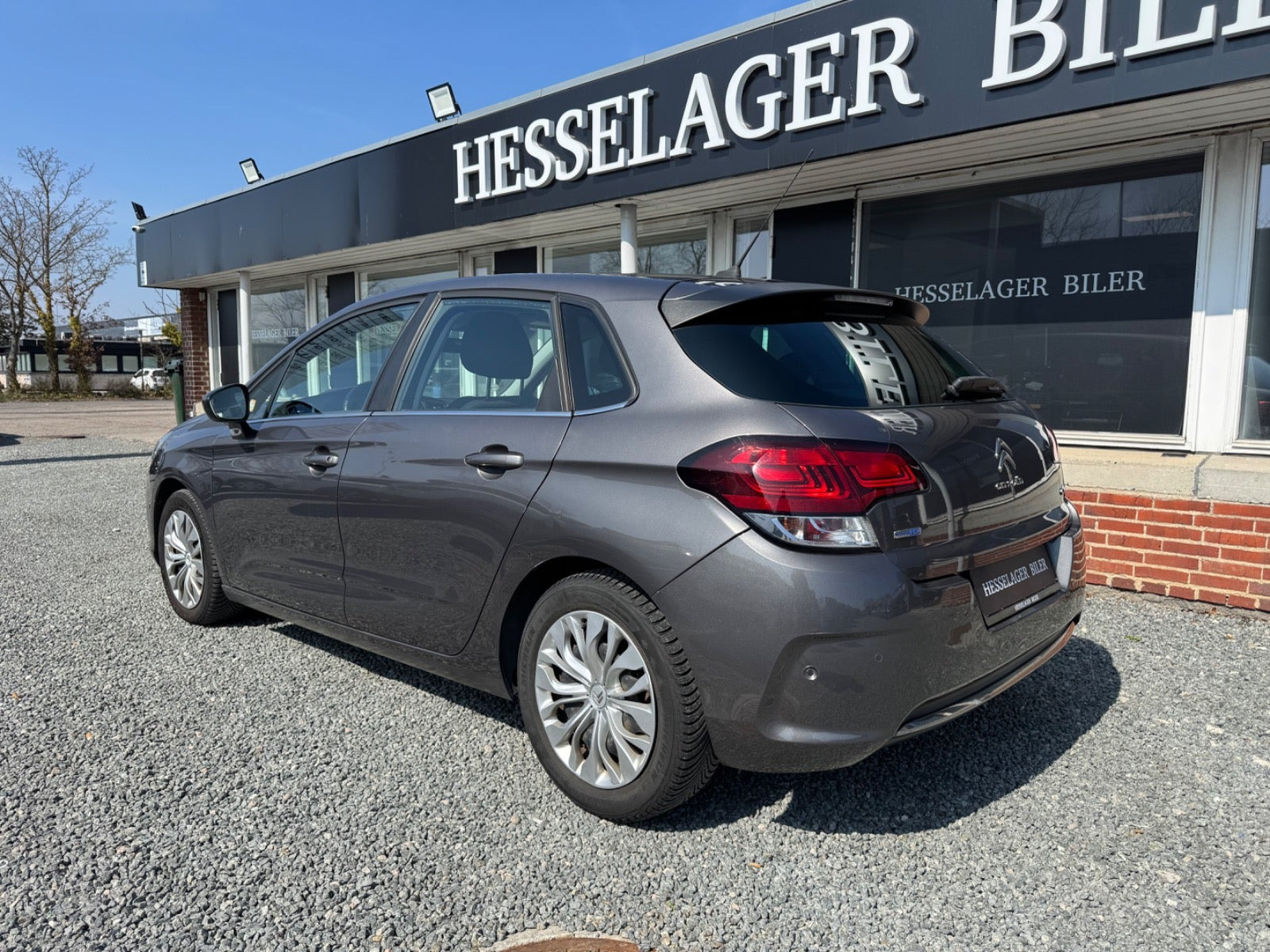Grå Citroën C4 fra 2016