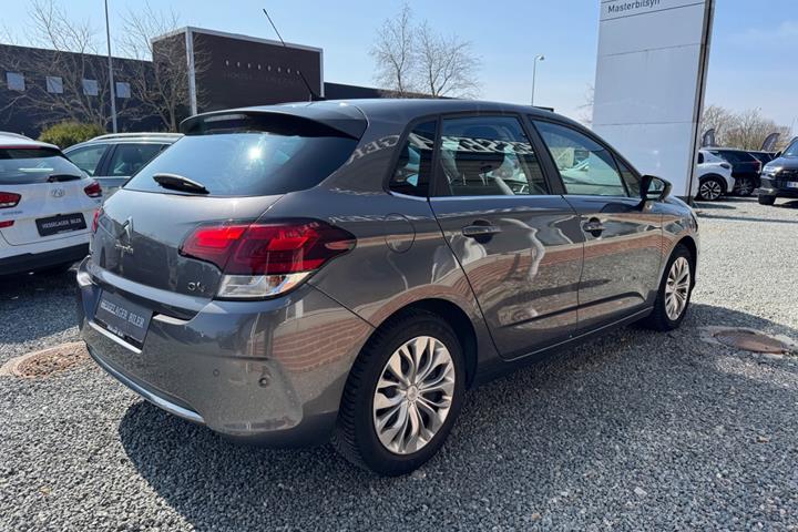 Grå Citroën C4 fra 2016