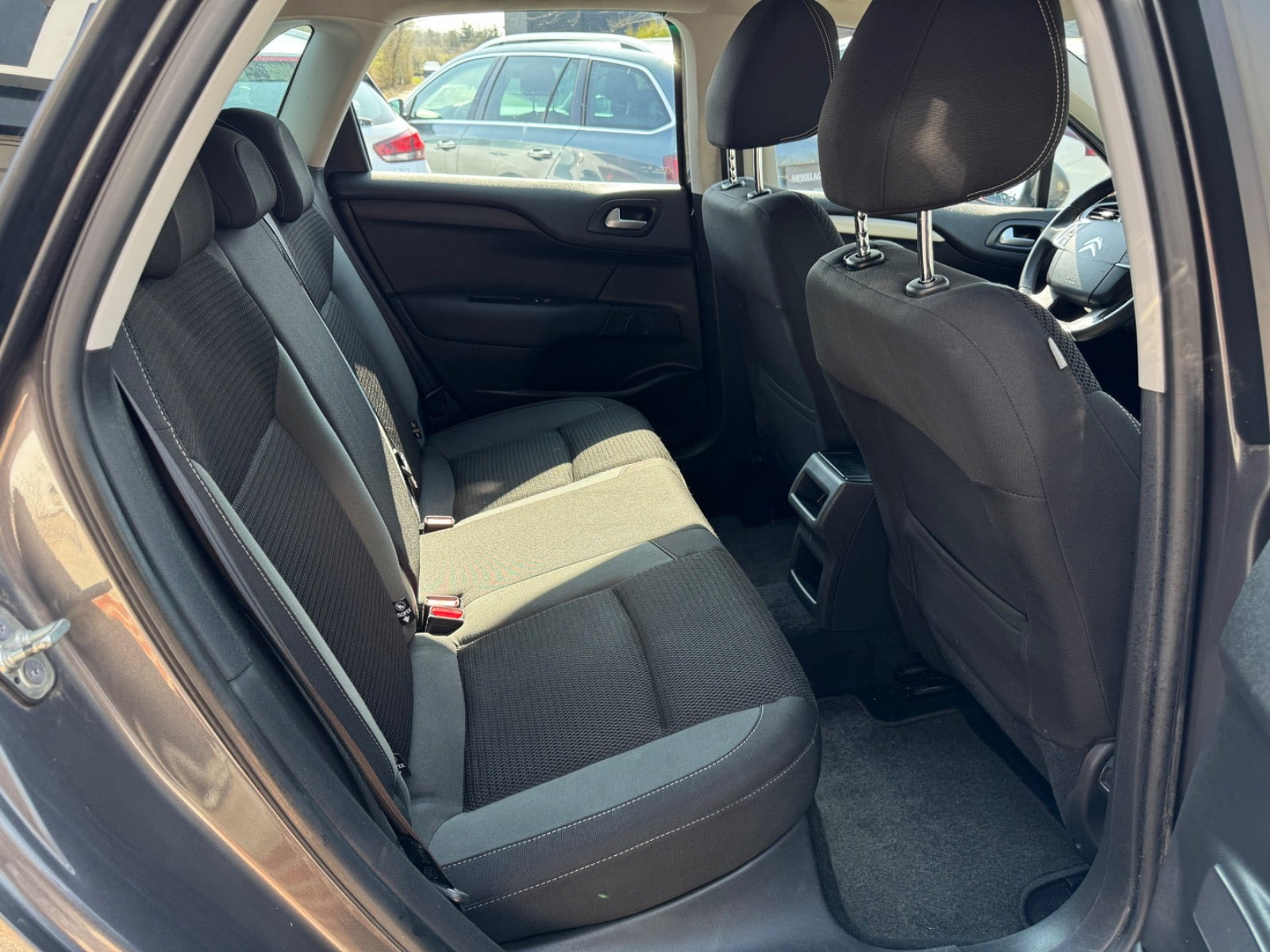 Grå Citroën C4 fra 2016