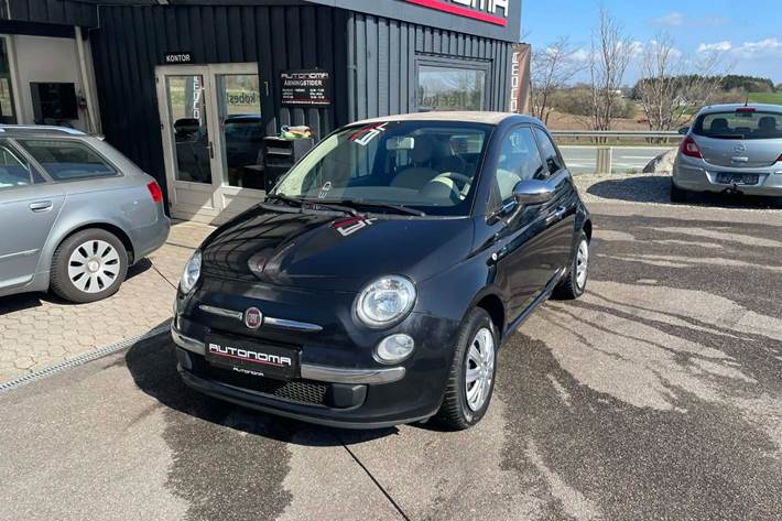 Sort Fiat 500C fra 2012 set udefra