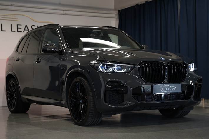 Grå BMW X5 fra 2023