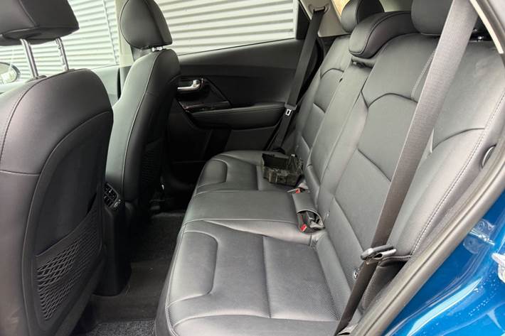 Blå Kia Niro fra 2021