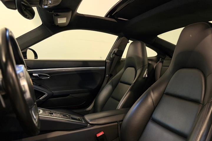 Sort Porsche 911 Carrera 4S fra 2015