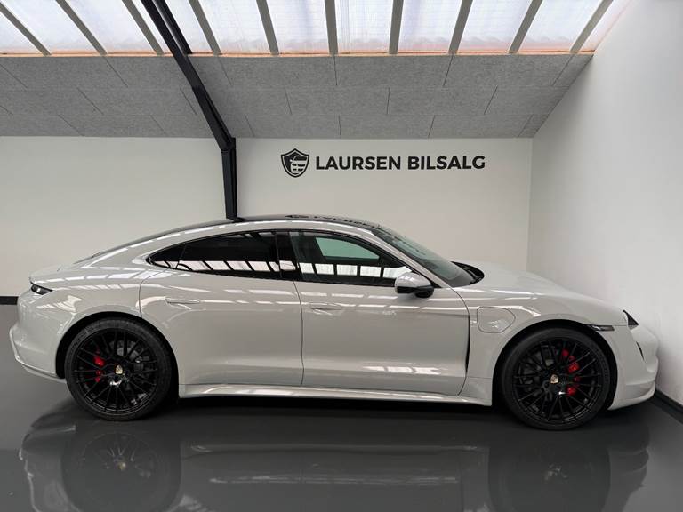 Porsche Taycan 4S Performance+
