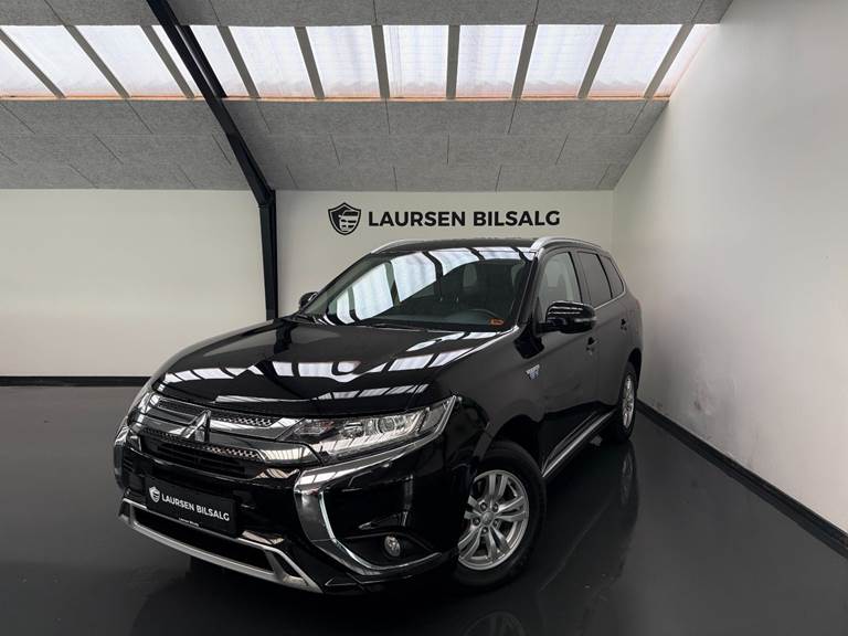 Mitsubishi Outlander 2,4 PHEV Invite CVT 4WD