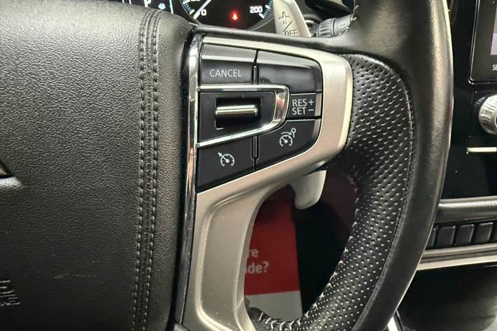 Sort Mitsubishi Outlander fra 2020