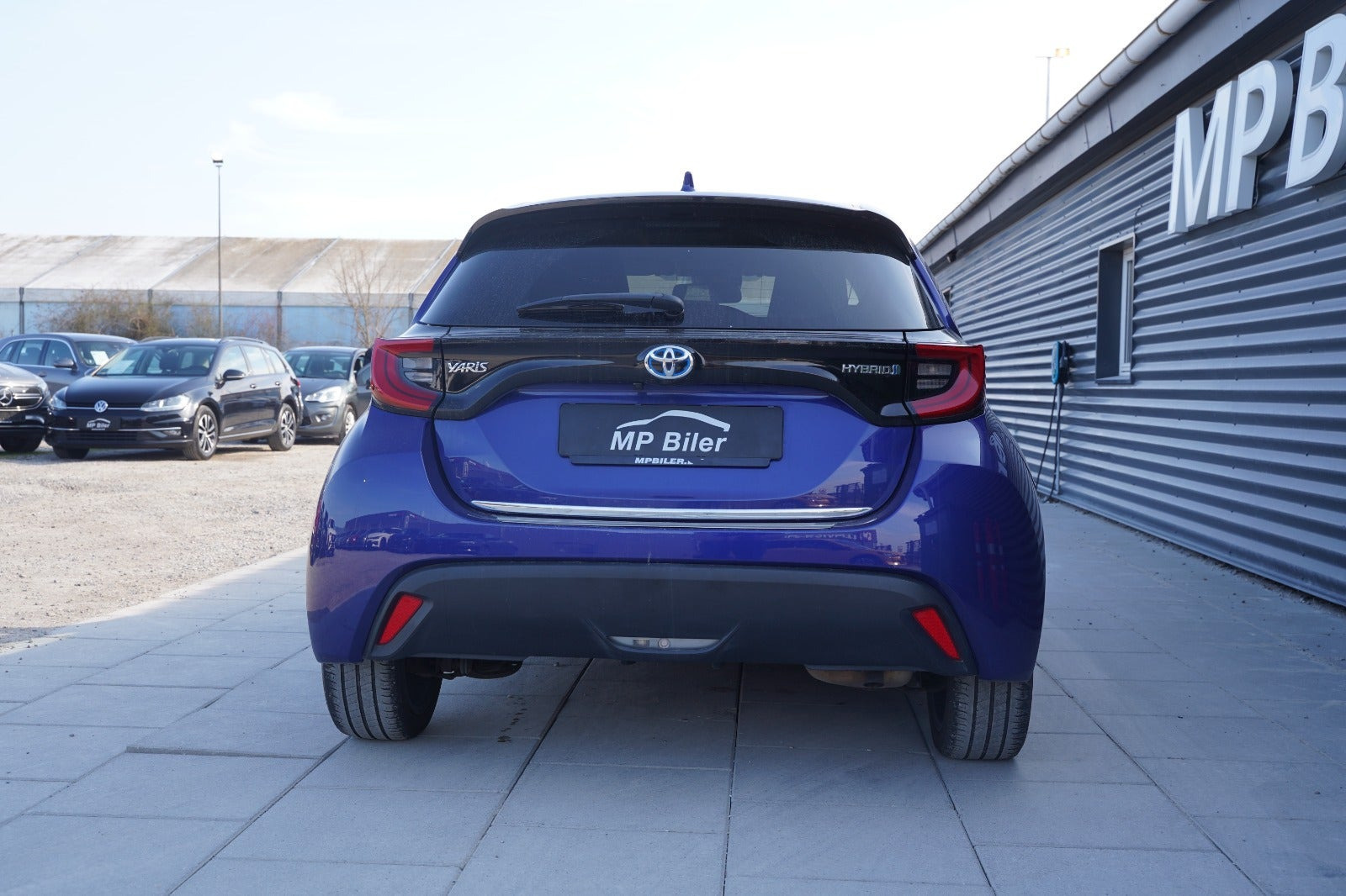Blå Toyota Yaris fra 2021
