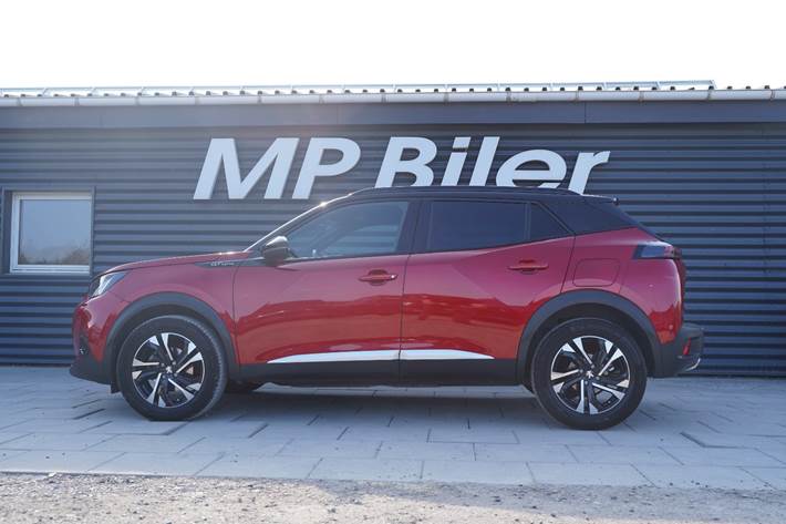Rød Peugeot 2008 fra 2020