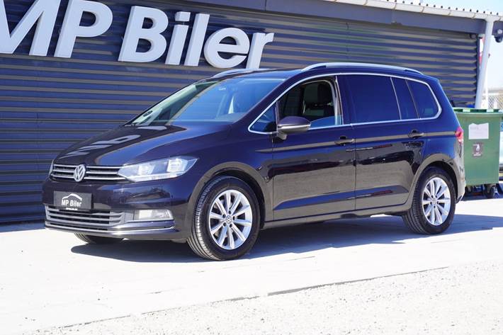 Grøn VW Touran fra 2017
