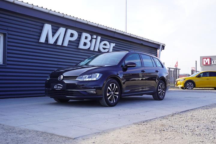 Sort VW Golf VII fra 2019 set udefra