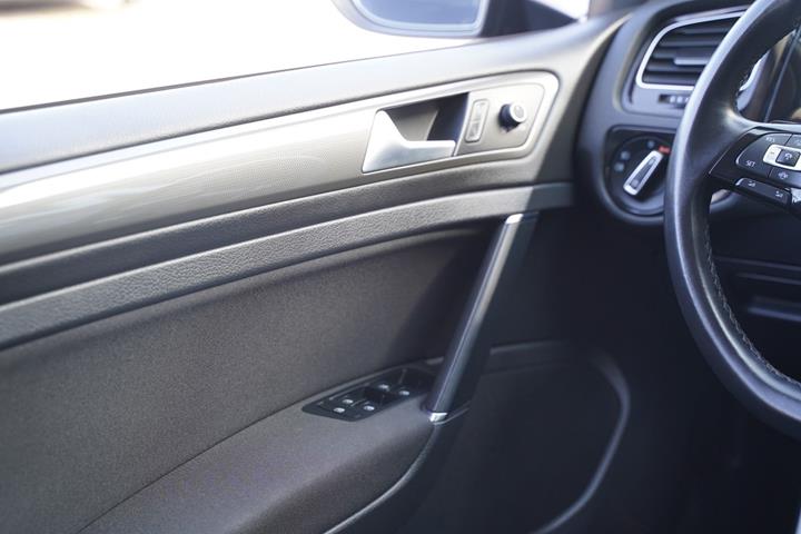 Sort VW Golf VII fra 2019