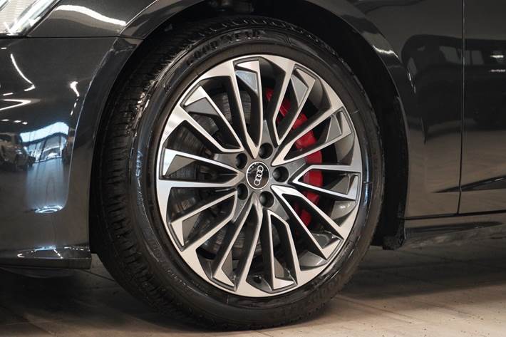 Grå Audi A6 fra 2021