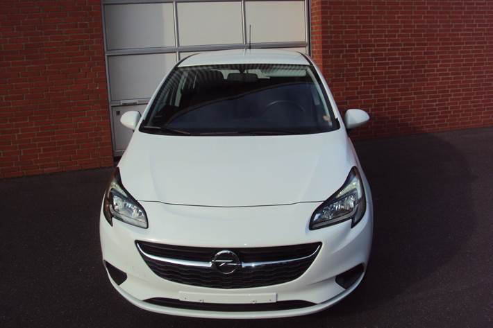 Hvid Opel Corsa fra 2019