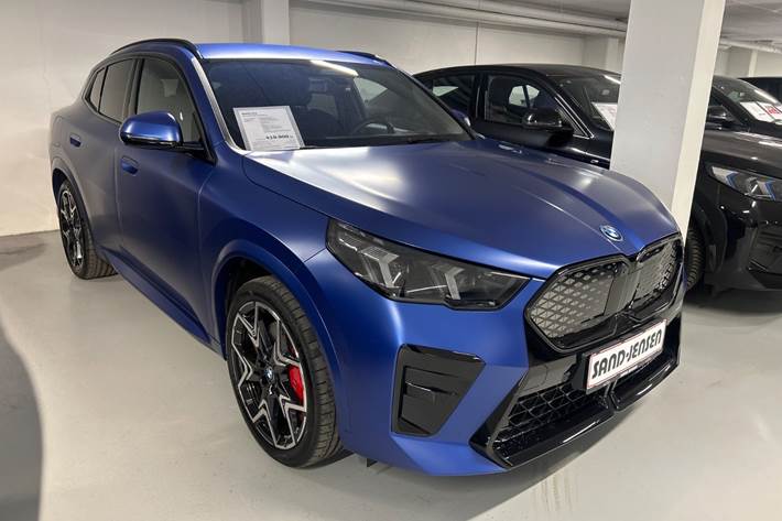 Blå BMW iX2 fra 2026