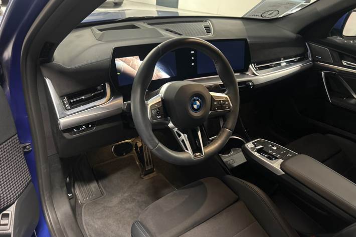 Blå BMW iX2 fra 2026