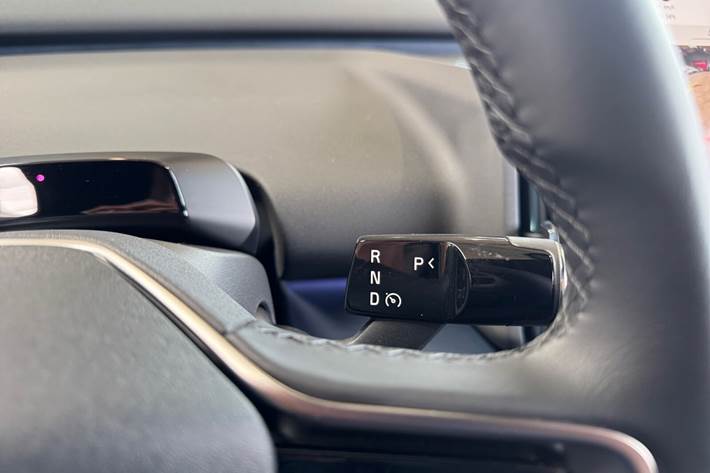 Grå Volvo EX30 fra 2024