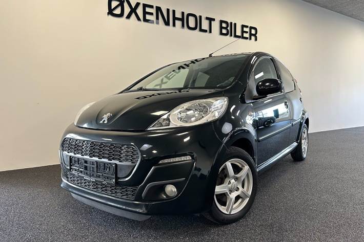 Sort Peugeot 107 fra 2012