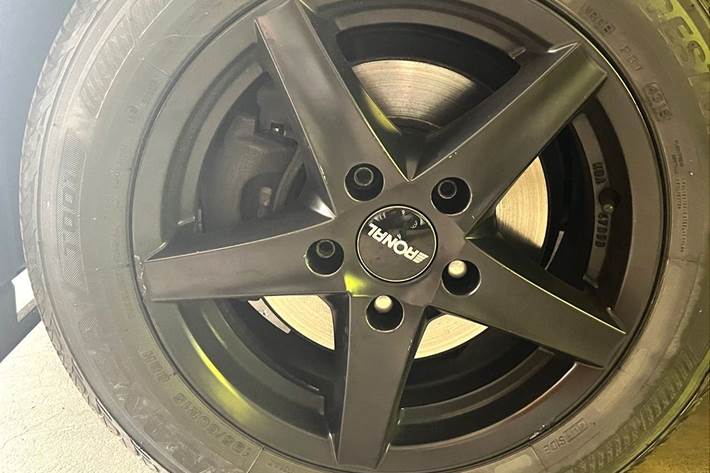 Sort Toyota Auris fra 2014