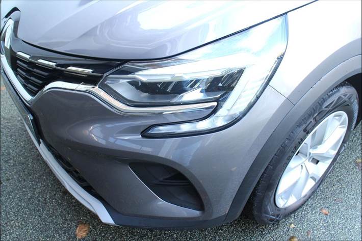 Grå Renault Captur fra 2021