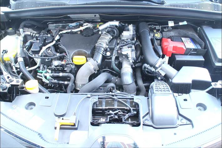 Grå Renault Captur fra 2021