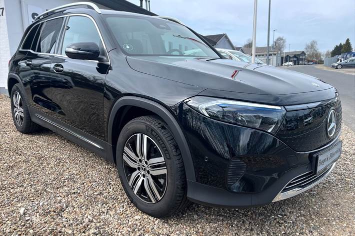 Sort Mercedes EQB 250+ fra 2024