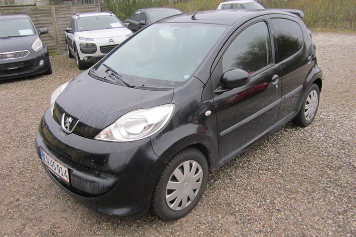 Sort Peugeot 107 fra 2008