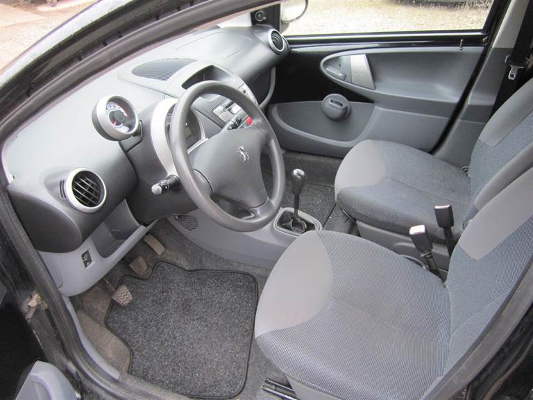 Peugeot 107 1,0 12V Trendy 68HK 5d