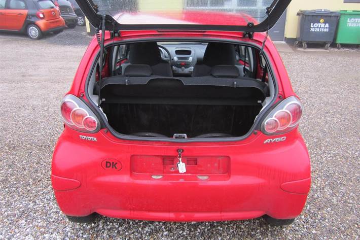 Rød Toyota Aygo 1,0 fra 2010