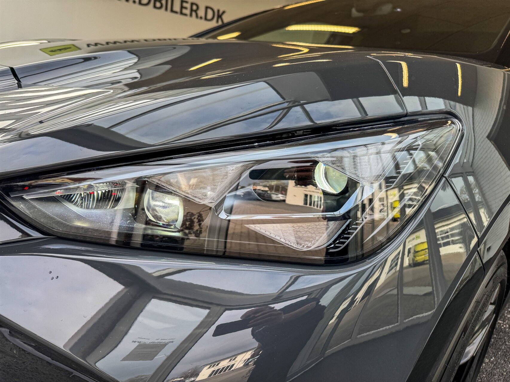 Grå Cupra Tavascan fra 2025
