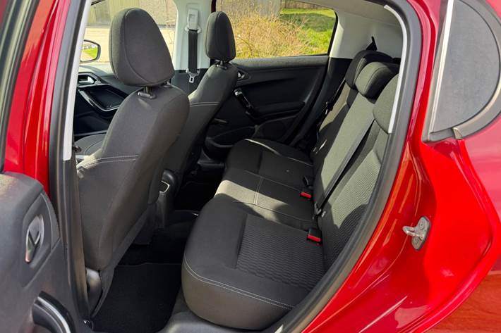 undefined Peugeot 208 fra 2016