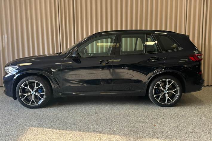 Sort BMW X5 fra 2022