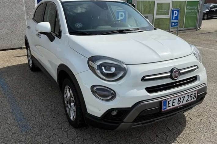 Hvid Fiat 500X fra 2020