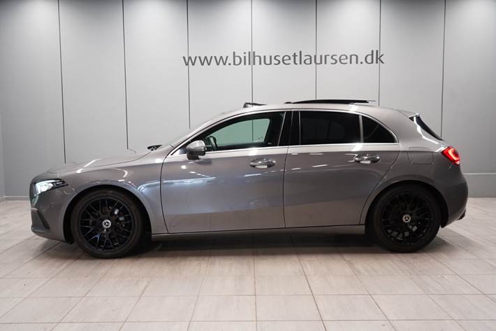 Grå Mercedes A180 fra 2022