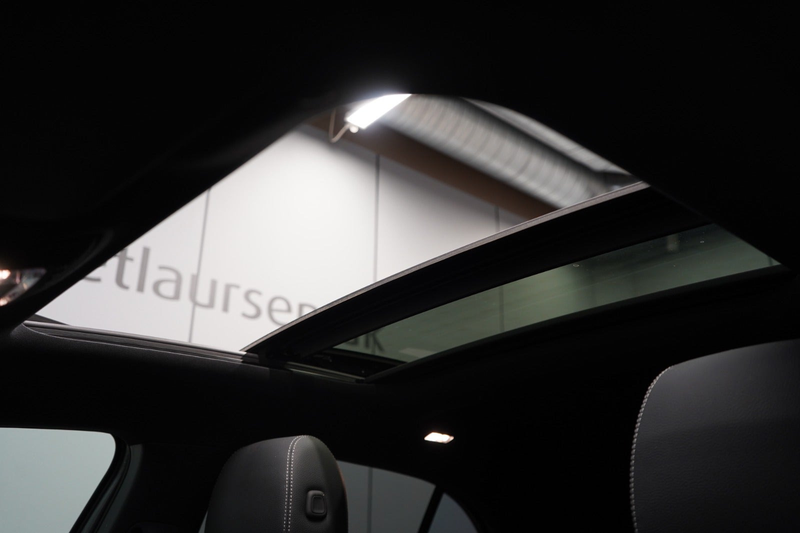 Grå Mercedes A180 fra 2022