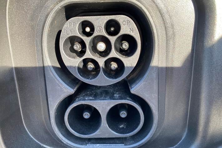 Grå BYD Dolphin fra 2024