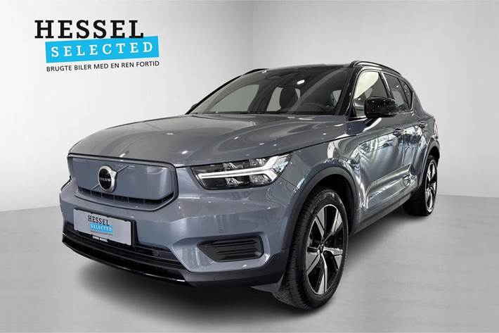 Grå Volvo XC40 fra 2022 set udefra