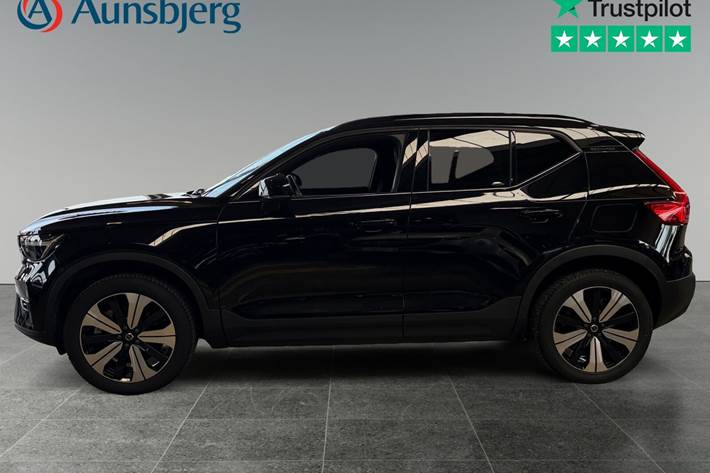 Sort Volvo XC40 fra 2023