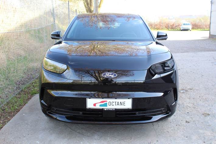 Sort Ford Capri fra 2025