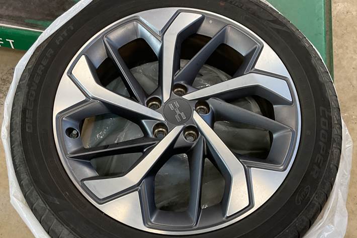 Grå Aiways U5 fra 2022