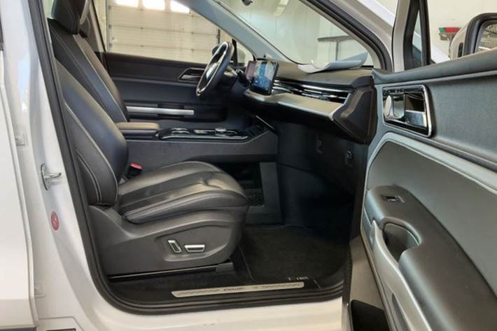 Hvid Aiways U5 fra 2023