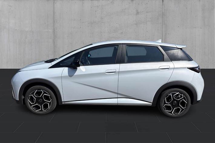 Sort BYD Dolphin fra 2023