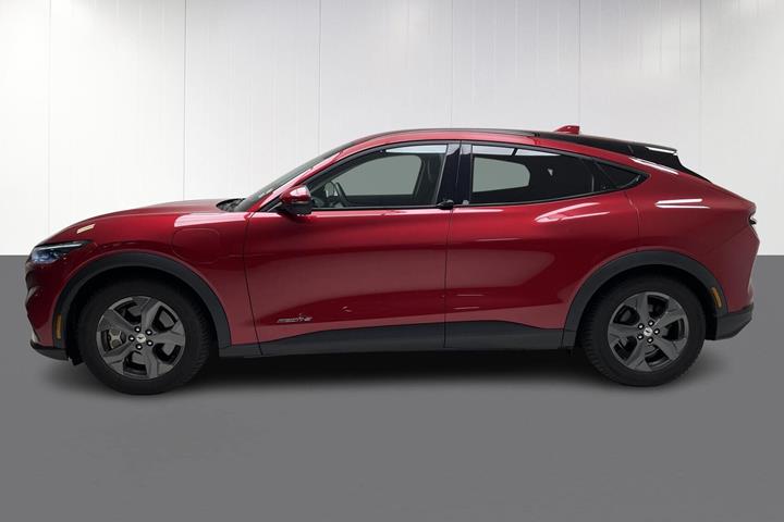 Rød Ford Mustang Mach-E fra 2022